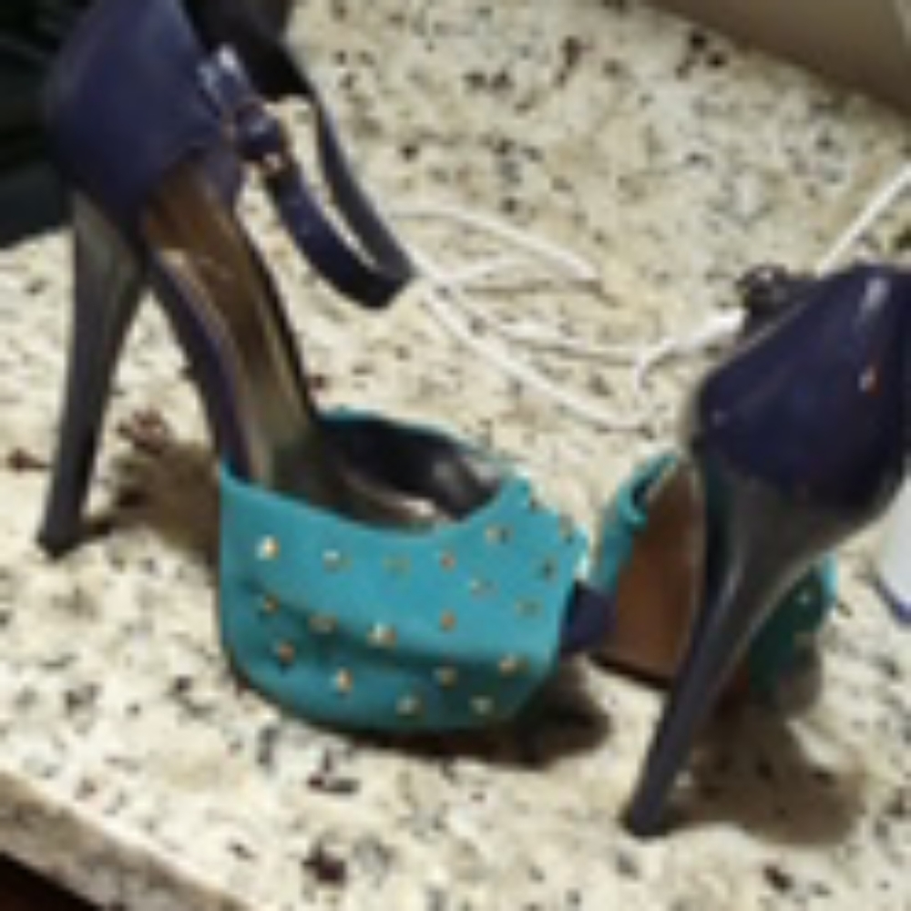 Shoes - Picture 4 of 4